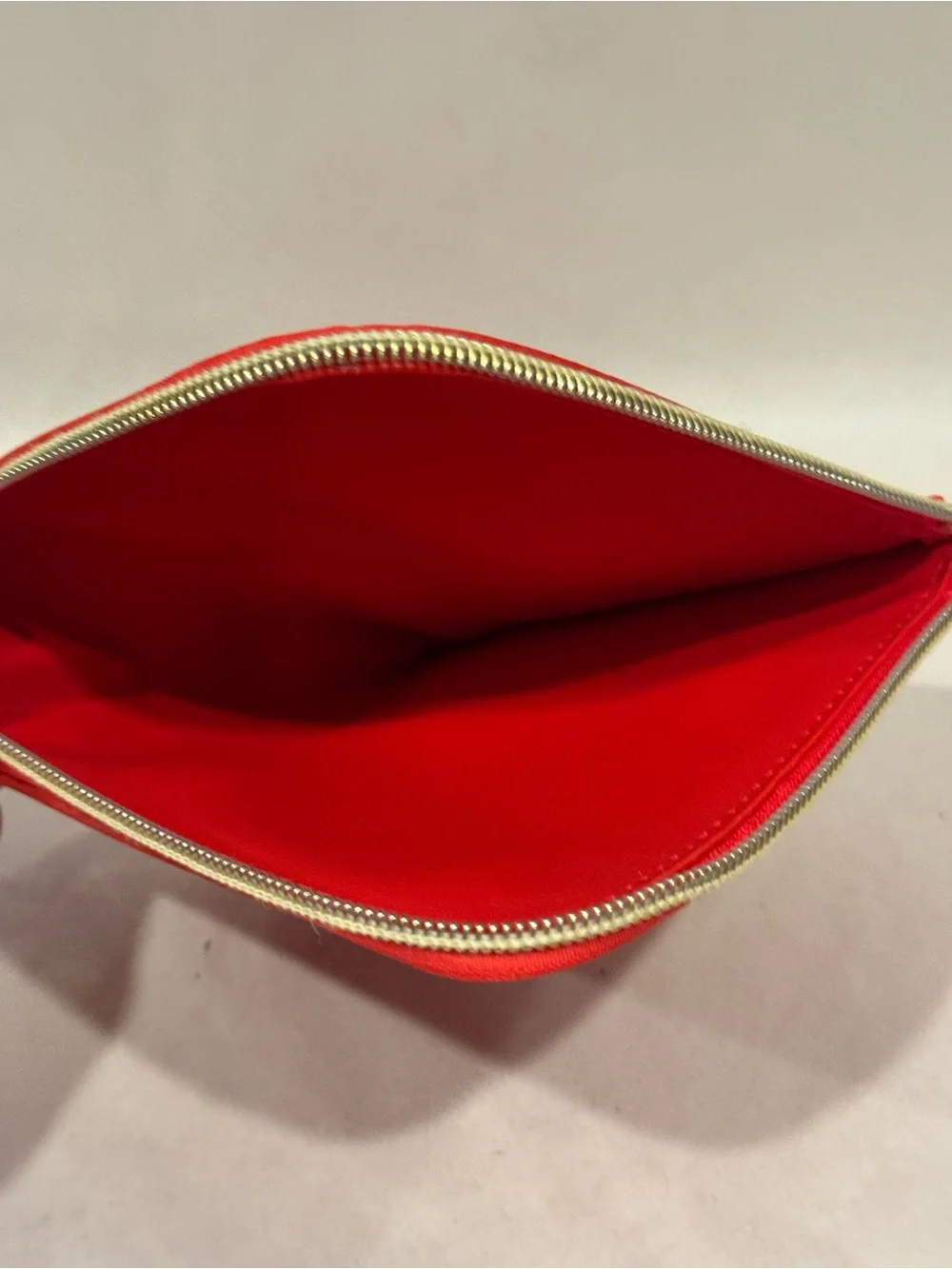 TRULY‎ GLOAT Red Zip Wallet Makeup Cost- Vegan Cosmetic Pouch